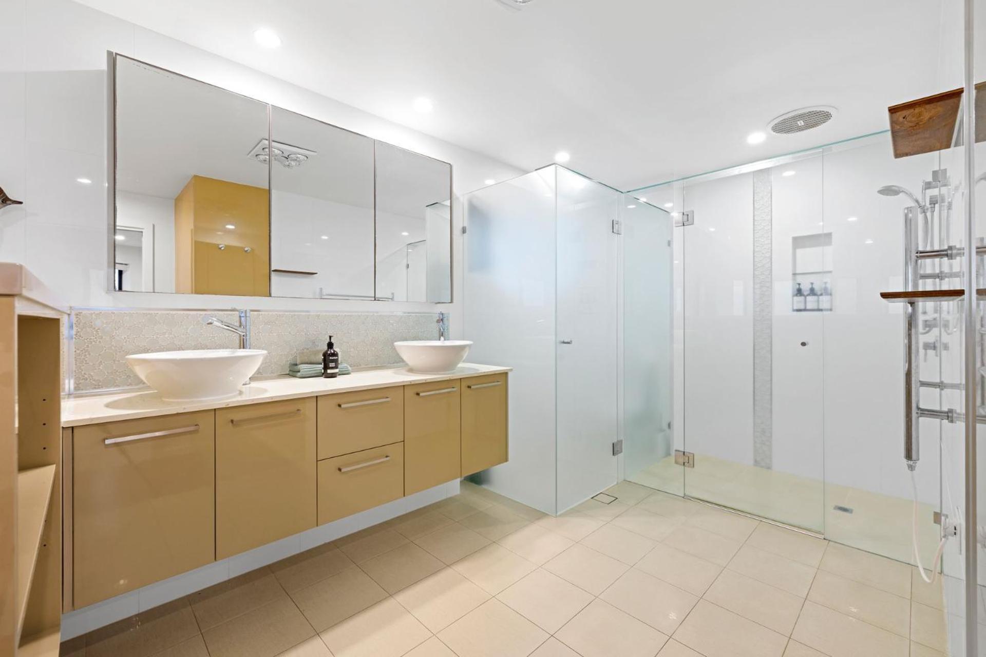 Shoreline 9 Penthouse With Ocean Views Хэйстингс-Пойнт Экстерьер фото